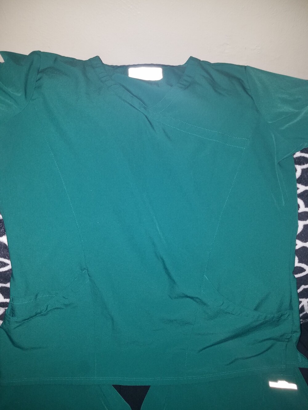 Hunter Green Sketcher Scrub Set Size Large - Picture 2 of 4